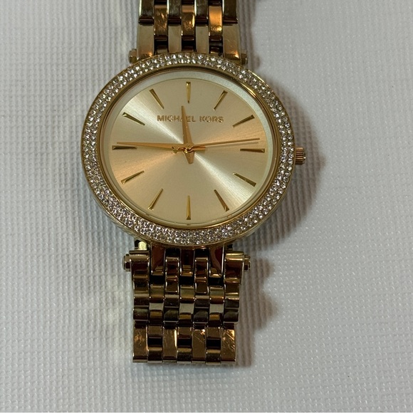 Michael Kors Darci Watch MK-3191 Gold Tone Pave Crystal Needs Battery - Picture 3 of 10